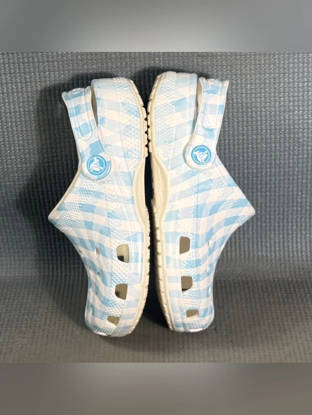 Crocs Classic Gingham Clogs White/Blue Slip On Shoes Kid’s Size 2